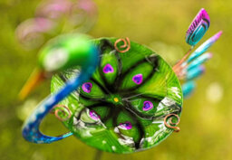 Marco Paul Garden Peacock Glass Bird Bath Feeder Stake - thumbnail 3
