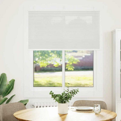 Berkfield Modern Pleated Blind Light Grey 105X100 Cm Fabric Width 104.4 Cm Polyester - image 1