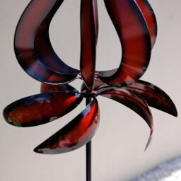 Primrose Metal Flutter Bulb Kinetic Wind Spinner In Red 65Cm - thumbnail 5