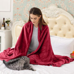 Ameha Fleece Plain Blanket, Lightweight & Reversible Throw For Travel, Bed & Sofa Blanket, Red Super King 230X270Cm - thumbnail 6