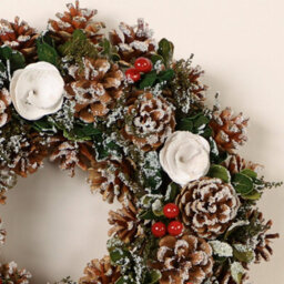 Dibor Traditional White Berries And Roses Front Door Autumn Wreath Winter Spring Wreath 35Cm - thumbnail 4