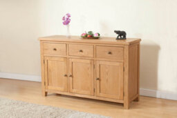 Buttercup Farm Shrewsbury 3 Door Sideboard - L43 X W137 X H85 Cm - Oak