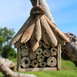 Serenityy Handmade Driftwood Bee & Insect Box, Recycled Wood Nest Box H22 X W20 X D12 Cm - thumbnail 6