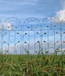 Selections Set Of 3 Leaf Design Metal Garden Trellis (120Cm X 50Cm) - thumbnail 3