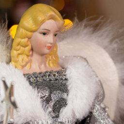 The Christmas Workshop 71089 Angel Tree Topper With Silver & White Dress - thumbnail 5