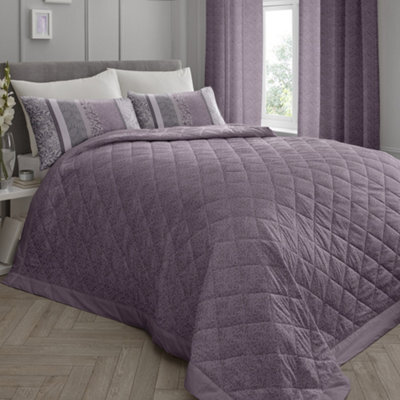 Dreams & Drapes Hanworth Hand Drawn Leaves Fronds And Fauna Design Quilted Bedspread - image 1
