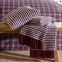 Catherine Lansfield Stab Stitch Embellished 125X150 Cm Blanket Throw Plum - thumbnail 4