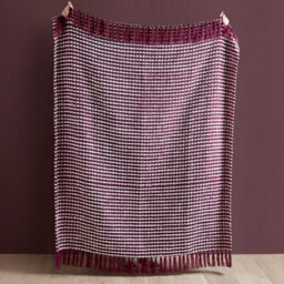 Catherine Lansfield Stab Stitch Embellished 125X150 Cm Blanket Throw Plum - thumbnail 3