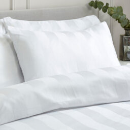 Catherine Lansfield So Soft Satin Stripe Super King Duvet Cover Set With Pillowcases White - thumbnail 2
