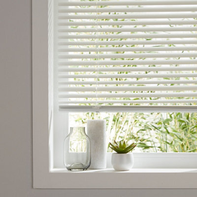 GoodHome Studio White Aluminium Venetian Blind (W)120Cm (L)180Cm - image 1