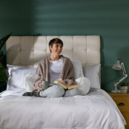 icon Fleece Reading Support Pillow - Cream - thumbnail 2