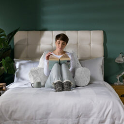 icon Fleece Reading Support Pillow - Cream - thumbnail 3