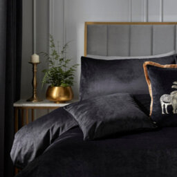 Laurence Llewelyn-Bowen Montrose Luxury Black Velvet Duvet Cover Set - thumbnail 4