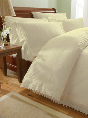 Portfolio Home Balmoral Ecru Pair Of Pillowcases