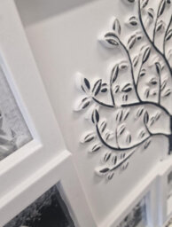 Deenz Embossed Tree Family Photo Frame Wall Rectangular Collage 8 Openings 4X6'' Metal Hooks White With Black 60 X 46 X 2.5 Cm - thumbnail 3