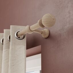 GoodHome Symi Natural Oak Effect Ash Curtain Pole Bracket Medium - thumbnail 3