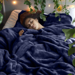 Bedlooms Navy Blanket, Reversible & Lightweight Couch & Bed Throw Blanket, Double 150X200Cm - thumbnail 8