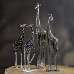 Buttercup Farm Small Giraffe Sculpture Ornament - Resin - L7.3 X W10 X H38.1 Cm - Silver/black - thumbnail 4
