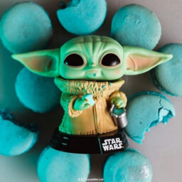 Funko Pop Star Wars - Child Grogu With Cookie - thumbnail 4