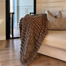 rucomfy Beanbags Rucomfy Ribbed Faux Fur Blanket - Chocolate Soft Cosy Luxury Throw For Bed & Sofa - thumbnail 2