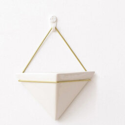 Living And Home White Triangle Ceramic Wall Hanging Planter With Gold Iron Frame Geometric - thumbnail 3