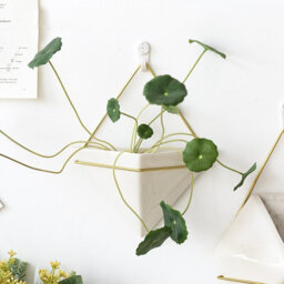 Living And Home White Triangle Ceramic Wall Hanging Planter With Gold Iron Frame Geometric - thumbnail 4