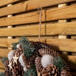 Samuel Alexander 50Cm Frosted Hanging Christmas Wreath With Pine Cones & Wooden Stars - thumbnail 8