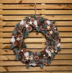 Samuel Alexander 50Cm Frosted Hanging Christmas Wreath With Pine Cones & Wooden Stars - thumbnail 7