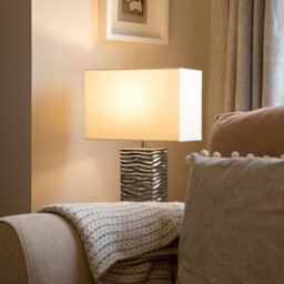 Valuelights Etienne Modern Silver Ripple Effect Ceramic Table Lamp With White Light Shade And Led Bulb - thumbnail 4