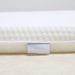 The Tiny Bed Company Tiny Dreamer™ - Premium Foam Crib Mattress To Fit Maxi-Cosi Iora Air (82 X 50Cm) - thumbnail 4