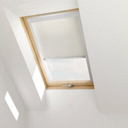 Luxtra (Dhr) White Blackout Roller Blind For Velux Roof Window Mk04 With Silver Side Rails - thumbnail 5