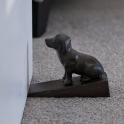 Woodside Heavy Duty Cast Iron Decorative Dog Door Wedge Stop, Doorstopper/jammer - thumbnail 3
