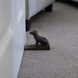 Woodside Heavy Duty Cast Iron Decorative Dog Door Wedge Stop, Doorstopper/jammer - thumbnail 2