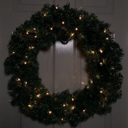 Samuel Alexander 60Cm Pre Lit Plain Green Christmas Wreath With Warm White Leds And 160 Tips - thumbnail 2