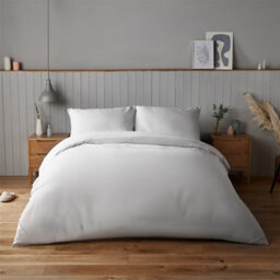 Silentnight White Plain King Polyester Duvet Cover & Pillow Case Set - thumbnail 1