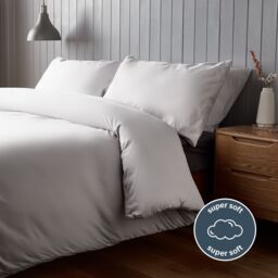 Silentnight White Plain King Polyester Duvet Cover & Pillow Case Set - thumbnail 2