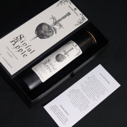 Serenityy - Ancient Witch Ritual Candle Sinful Apple 700G Black Apple & Cinnamon Candle With Ritual Spell Card And Gift Box. - thumbnail 2