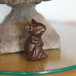 Burgess Cast Iron Sitting Mouse Metal Statue Animal Ratty Home Garden Ornament Sculpture - thumbnail 2