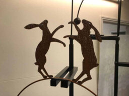 Poppy Forge Boxing Hares Wind Rocker Double Bare Metal/ready To Rust - Steel - W54 X H148.5 Cm - thumbnail 3
