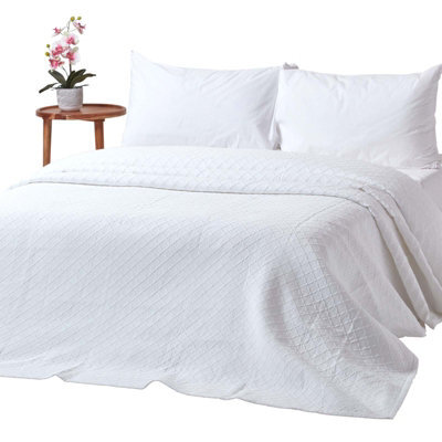 Homescapes White Cotton Contemporary Diamond Pattern Metelassé Bedspread, Single - image 1