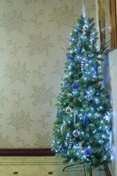 Christmas Tree World The 6Ft/180Cm Arbor Ultima Half Christmas Tree - thumbnail 4