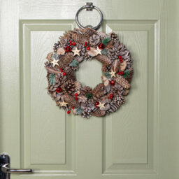 Samuel Alexander 36Cm Frosted Hanging Christmas Wreath With Red Jingle Bells & Wooden Stars - thumbnail 8