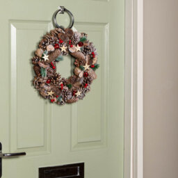 Samuel Alexander 36Cm Frosted Hanging Christmas Wreath With Red Jingle Bells & Wooden Stars - thumbnail 2