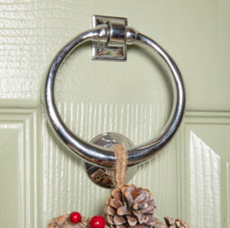 Samuel Alexander 36Cm Frosted Hanging Christmas Wreath With Red Jingle Bells & Wooden Stars - thumbnail 4