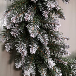 Samuel Alexander 60Cm Snow Tip Christmas Wreath With 160 Bullet Tips - thumbnail 6