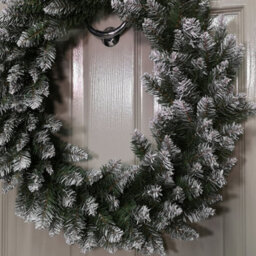 Samuel Alexander 60Cm Snow Tip Christmas Wreath With 160 Bullet Tips - thumbnail 4