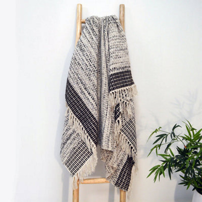Allure Bath Fashions Zig Zag Heavyweight Herringbone Throw Blanket - Dark Grey, 125 X 150Cm - image 1