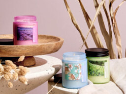 Beliani Set Of 3 Scented Candles Fruity Bloom Soy Wax Fresh Notes Floral Notes - thumbnail 2