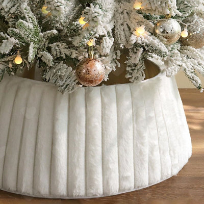 Amorly 28Inch White Faux Fur Christmas Tree Collar, Plush Striped Tree Stand Base Cover, Suitable For 7.5Ft Pencil Xmas Tree Decorations - image 1