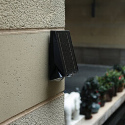 Omnisolar Aquila Black Dual-Head Solar Wall Light With Pir Sensor - 800 Lumens - thumbnail 1